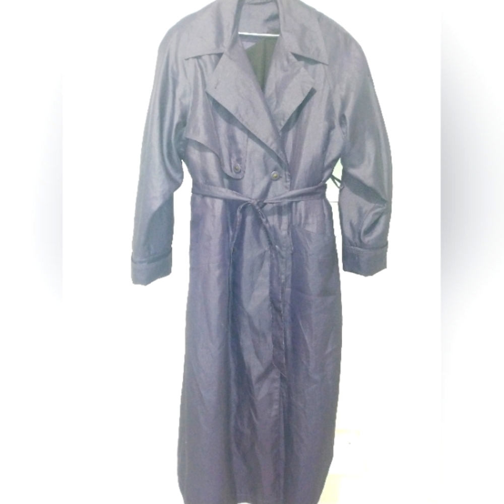 Rain coat two parts of the inner liner, you can take out ,large